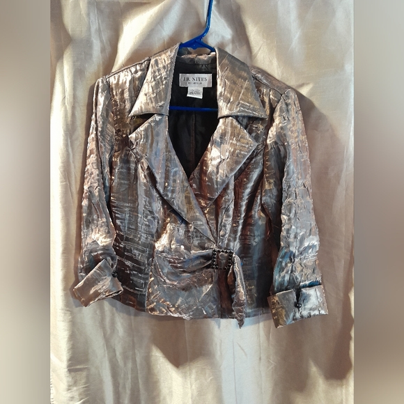 Jr Nights by Carol Lin . Size 8 - Picture 2 of 14